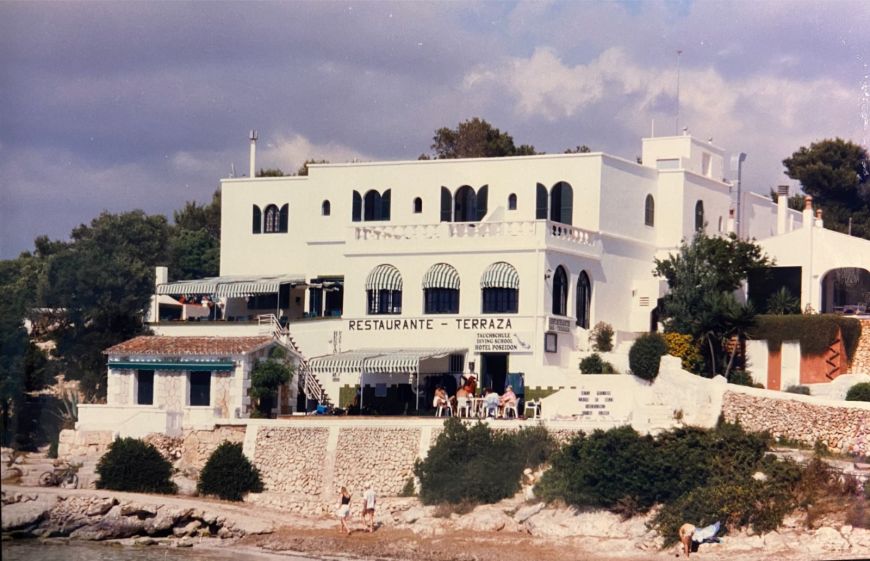 Inicios del Hotel Bahía en Cala Santandría